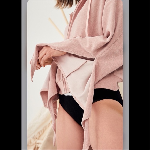 Dalia Luxe Cardi Zip Up Hoodie, Detailed Sleeves - Picture 6 of 6